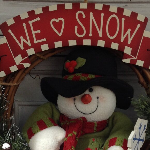 Adorable Snowman Christmas Wreath - Picture 3 of 4